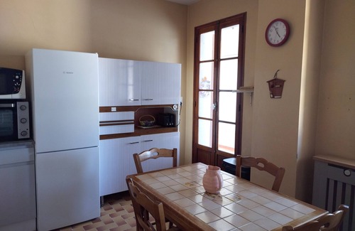 Pierrefeu-du-Var Villa | First floor of house for 4 with swimming pool 20 minutes from the sea