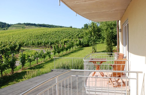 Nehren Apartment | First floor Römerberg, Ferien-Weingut Römerhof