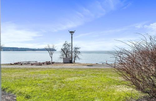 North East House | First Floor Standard Suite Bay View