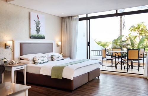 Umhlanga Hotel | First Group Breakers Resort