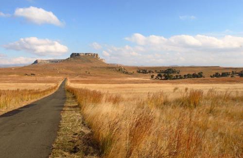 Phuthaditjhaba Hotel | First Group Qwantani