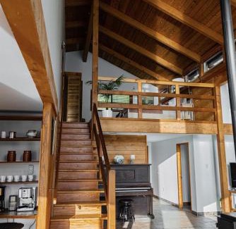 Tofino House | First Light - Waterfront, Hot tub, Sauna, EV