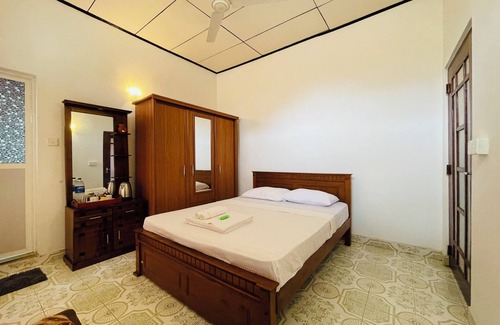 Negombo Hotel | First or Last Night in Sri Lanka? Experience comfort near the Airport & Beach !