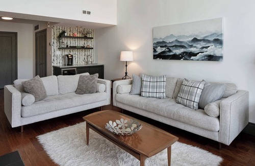 The Blue Mountains Condo | First Tracks - Walk to the Village/King Bed