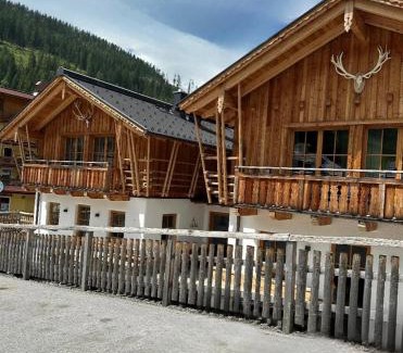 Zauchensee Ski Chalet | FIRSTpeak Chalets