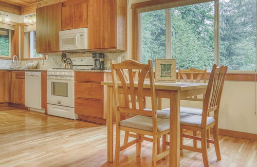 Rhododendron Cabin | Firwood Cabin - Quiet & serene romantic retreat, hot tub, Dogs Welcome