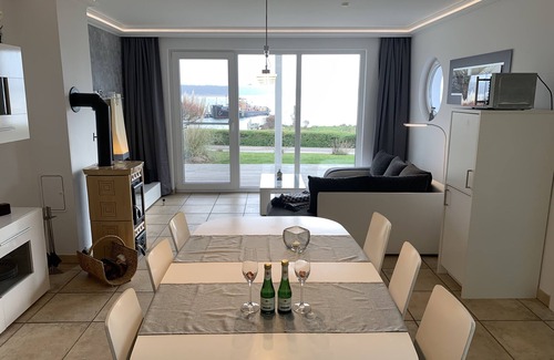 Bad Kleinen House | Fischerhus with boat, sauna and fireplace directly on Lake Schwerin