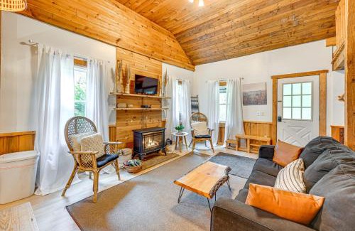 Robbinsville House | Fish and Water Raft Cabin Near Lake Santeetlah