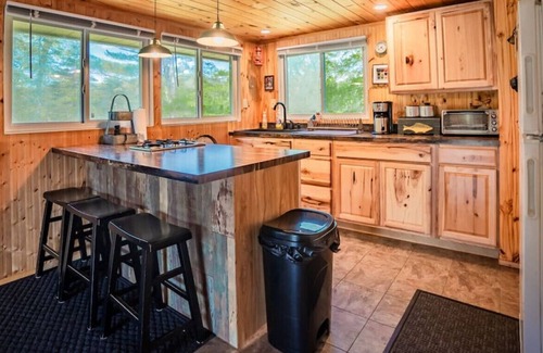 Mill Hall Cottage | Fish Bald Eagle Creek & watch wildlife!
