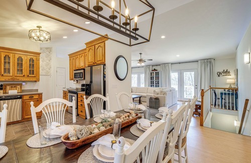 Westlake Corner House | Fish, Boat & Hike: Lakefront Home w/Game Room!