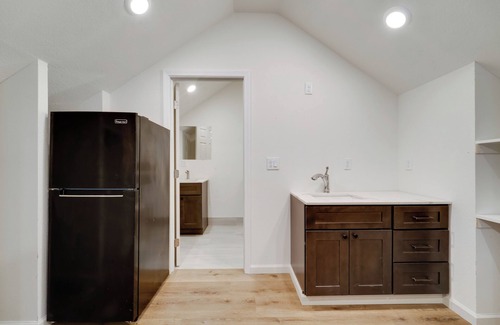 Iron Horse Apartment | Fish, Boat & Hike: Modern Portola Studio