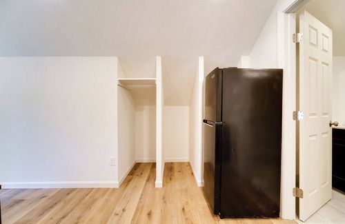 Iron Horse Apartment | Fish, Boat & Hike: Modern Portola Studio