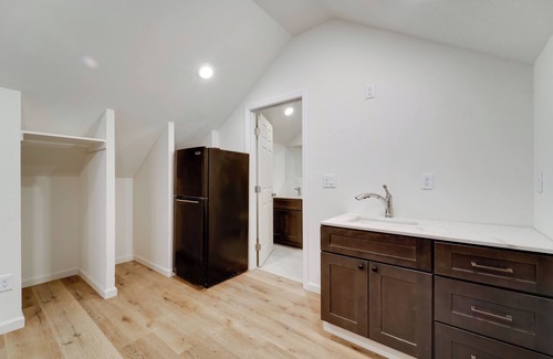 Iron Horse Apartment | Fish, Boat & Hike: Modern Portola Studio
