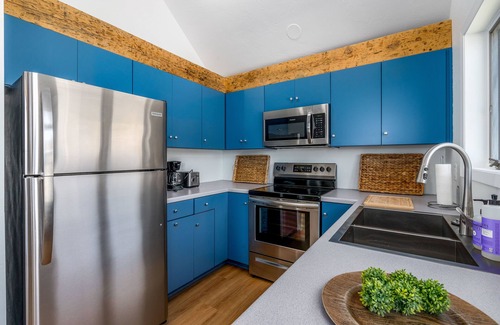 Fish Creek Condo | Fish Creek Beach House, Grandview Condo: Entire Top Floor - 4 Bed, 2 Bath