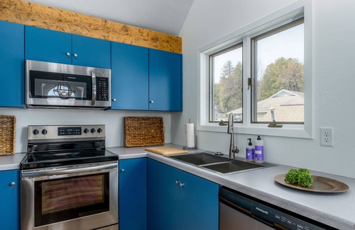 Fish Creek Condo | Fish Creek Beach House, Grandview Condo: Entire Top Floor - 4 Bed, 2 Bath