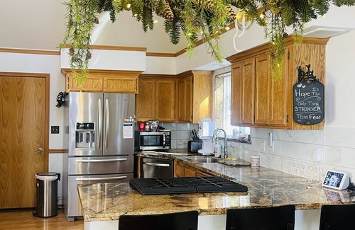 East Shore House | Fish, fall in love, enjoy family and friends by this amazing lake almanor.