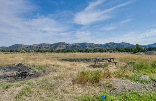 Ririe House | Fish, Hike and Ski Ririe Retreat with Kayaks!