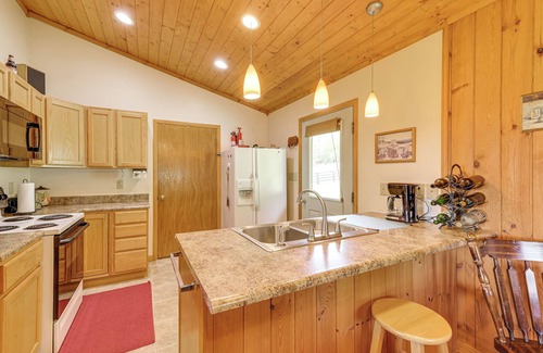 Doe Hill Cabin | Fish, Hike, Hunt: Secluded Cabin in Doe Hill!