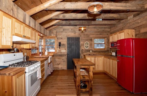 Lutsen Cabin | Fish Hook Cove on Lake Superior. Enjoy Grand Marais, Lutsen & the North Shore!