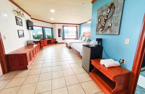 Golfito Hotel | Fish Hook Marina & Lodge