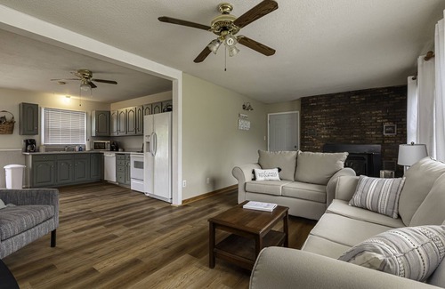 Williamson County House | Fish-Hunt-Hike-Bike + Near Tunnel Hill trail!