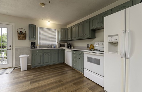 Williamson County House | Fish-Hunt-Hike-Bike + Near Tunnel Hill trail!