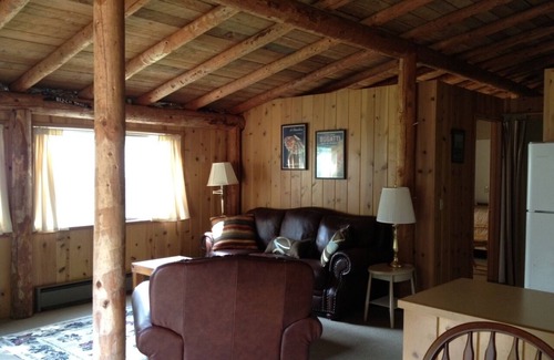 Scottsburg Cabin | Fish, hunt or relax - Riverfront Cozy 2bd Cabin on Umpqua River fenced 1.5 acres