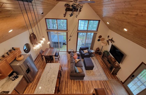 Waushara County House | Fish Lake Escape with Hot Tub & Pontoon Rental