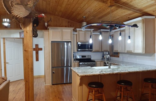 Somerville Cabin | Fish n Fin Cabin at Lake Somerville- Sleeps 9, Somerville, TX, Birch Creek