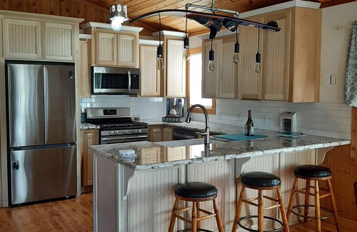 Somerville Cabin | Fish n Fin Cabin at Lake Somerville- Sleeps 9, Somerville, TX, Birch Creek