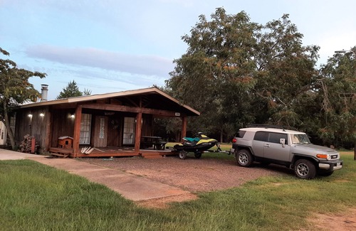 Somerville Cabin | Fish n Fin Cabin at Lake Somerville- Sleeps 9, Somerville, TX, Birch Creek
