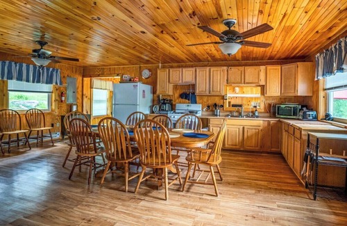 Hammond Cabin | Fish~N~Moor Cabin