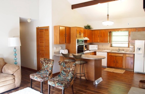 Gloria Glens Park House | Fish, Swim, Or Boat On Ohio's Largest Natural Lake. Super Affordable 3 Br