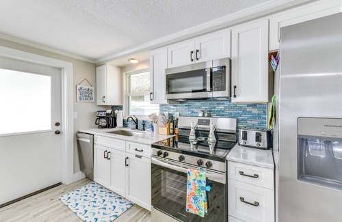 Anna Maria Apartment | Fish, Swim & Unwind: Anna Maria Apt Steps to Beach