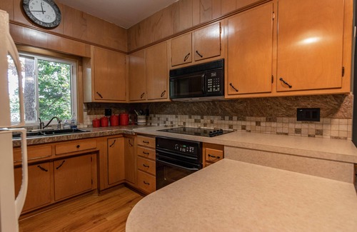 Friendship House | Fish Tale on Beautiful Castle Rock Lake