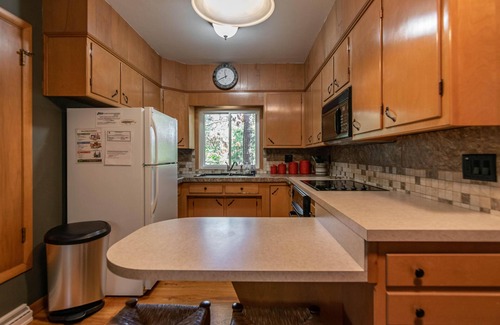 Friendship House | Fish Tale on Beautiful Castle Rock Lake