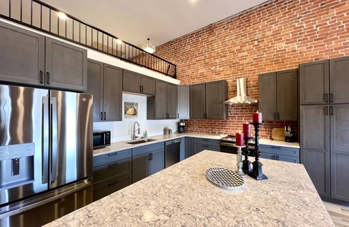 Baker City Apartment | Fisher Loft - New! Gorgeous Downtown Space, 2 Bdrm, Local Golfing 50% Off!