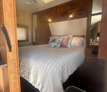 Bullhead City Villa | Fisher Paradise Oasis on the River