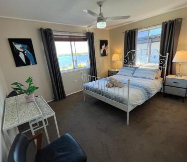 Griffin House | Fisher River Front