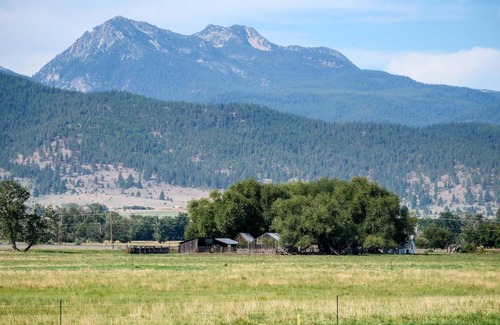 North Powder House | Fisher Springs Home, 12 Mi to Anthony Lake!