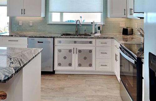 Palm Harbor House | Fisherman Luv | Bay Views, Night Fishing Light