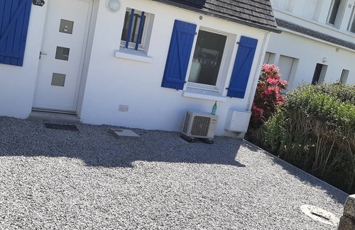 Riantec House | fisherman's cottage facing the sea