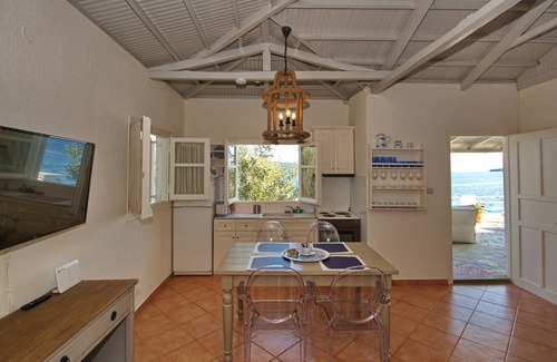 Nimfea Cottage | Fisherman's Cottage, private Villa on the beach close to Kalamakia Alonnisos