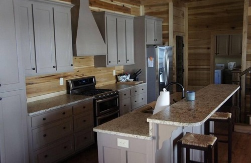 Guntersville Cabin | Fisherman's Dream. 2011 Cabin on Lake Guntersville