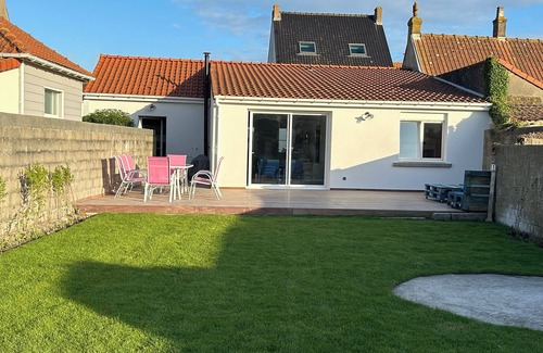Audresselles House | Fisherman's house, single storey, enclosed garden, 50m from the sea,