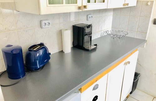 Offenbach am Main Apartment | Fisherman's Lodge: 1 room (living/bedroom) - bathroom - kitchen - 30 min to Frankfurt