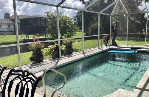 North Fort Myers House | Fisherman's Paradise in tropical lagoon with pool and spa