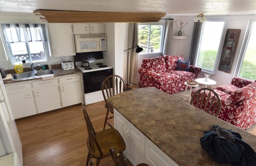 Richmond County Cottage | Fisherman's Rest House 30 meter distant to beach, sleeps 5