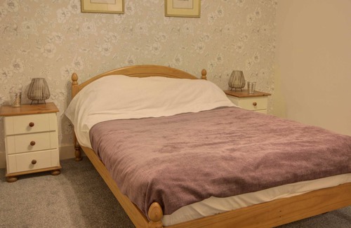 Helmsdale Apartment | Fisherman's Rest - sleeps 4 guests in 2 bedrooms