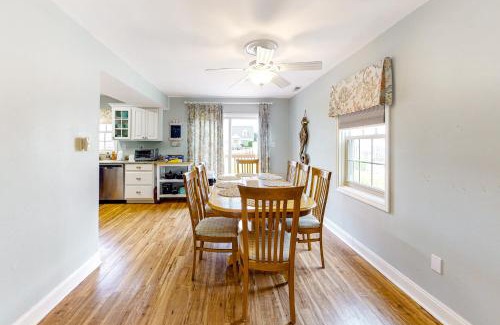 Caine Woods House | Fisherman's Village 16